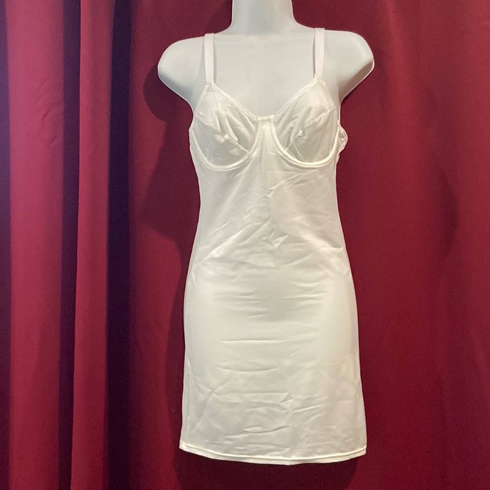White shaper 36b cup size
